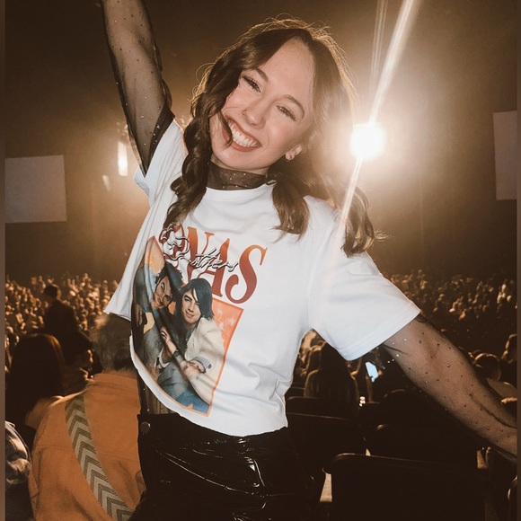 Meet your Posher, Jillian - Picture 2 of 6